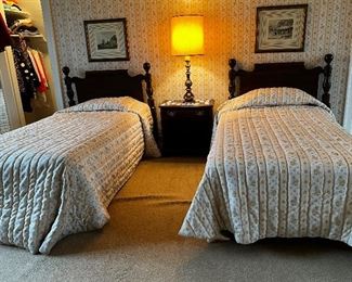TWIN BEDS