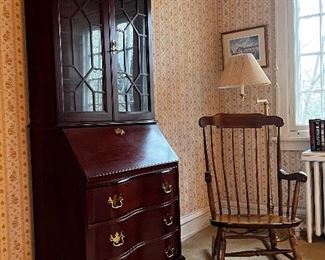 SECRETARY AND ROCKER