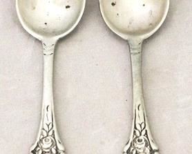 39 - Pair of 900 Silver Spoons - 4"
