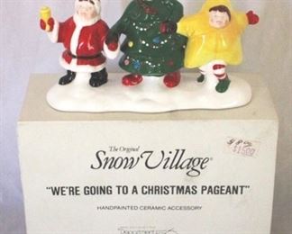 100 - Dept 56 We are Going To A Christmas Pageant in Box
