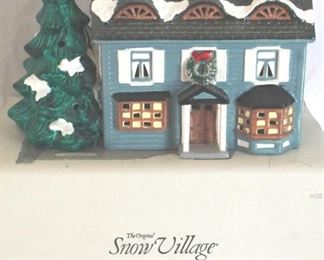 146 - Dept 56 Springfield House In Box
