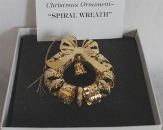 248 - Danbury Mint 2010 Wreath Ornament In Box
