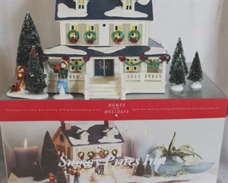 249 - Dept 56 Snowy Pines Inn In Box
