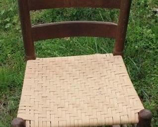 401 - Primitive rocking chair - 33.5 x 15.5 x 27

