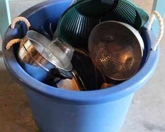 443 - Tote & contents - 17 x 22.5
