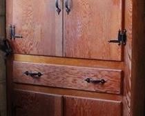 439 - Wooden cabinet - 82 x 30 x 16
