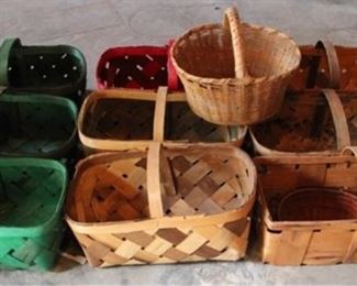 476 - Group of baskets
