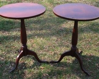 504 - Pair mahogany round tables - 27 x 20
