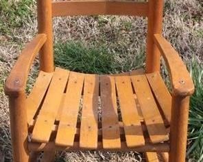 515 - Child's vintage rocking chair - 24 x 14 x 11.5
