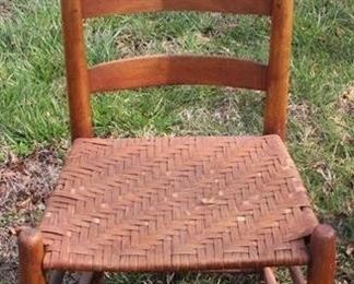 518 - Primitive chair - 34.5 x 18 x 14.5
