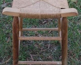 524 - Rush top stool - 25 x 16 x 12
