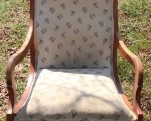 551 - Ladies vintage rocker - 37 x 23.5 x 19.5
