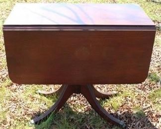 553 - Mahogany Duncan Phyfe drop side table 29.5 x 32 x 42.5
