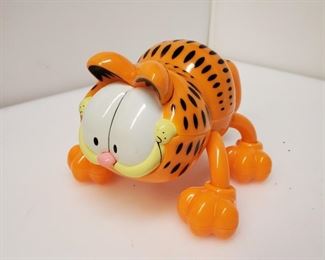 garfield massager