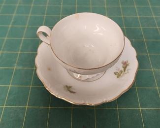https://www.ebay.com/str/agesagoestatesales IR9139 Meiko China Floral Tea Set Made in Japan Set of 5 w 3 Extra Plates