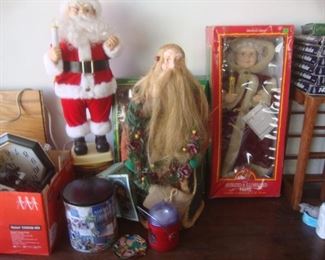 Santa Claus figures