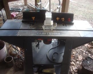 Craftsman router with table