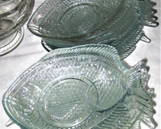 FISH LUNCHEON SET WITH CUPS
