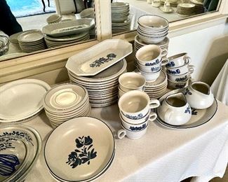 Pfaltzgraff Yorktowne