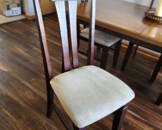 Table with 6 chairs