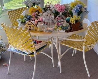 Patio Table with 4 Chairs