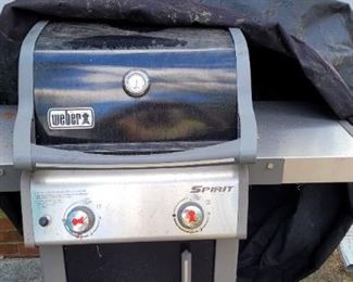 Weber grill and cover 