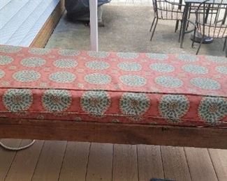 daybed/bench
