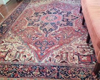 beautiful Heriz style rug, hand-knotted