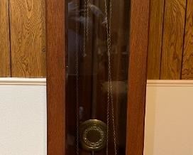Antique Rheingold-Gong Grandfather Clock. In person pick up only.                                                                                        $475 or Best Offer. 