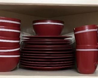 Emeril Lagasse 26 Piece China Set
8 Large Dinner Plates
6 Small Plates
6 Bowls
6 Coffee Mugs
*2 Pieces are chipped*.                                                                    $225 or Best Offer 