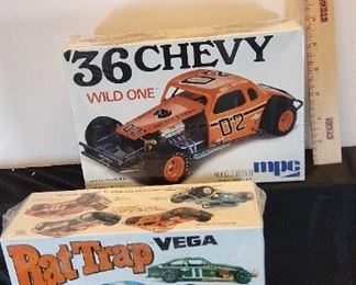 JUR029 Unopened In Plastic Mpc Model Cars 36 Chevy Wild One And Rat Trap Vega
