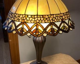 Tiffany Style Art Nouvea Table Lamp Like-New Condition