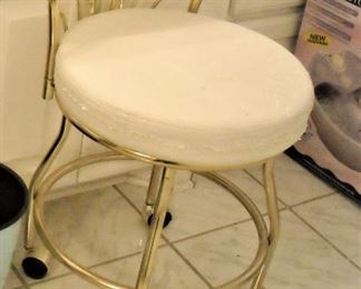 Rolling boudoir chair