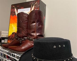 size 9..5 cowboy boots, black cowboy hat