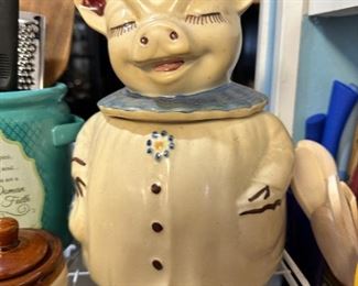 Shawnee Winnie Cookie Jar