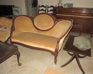 PAWLEY victorian sofa
