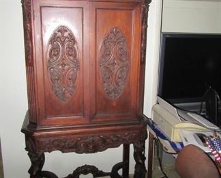 Pawley cabinet holds china