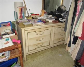 Pawley off white dresser