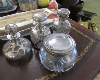 Pawley vanity set with vanity jar