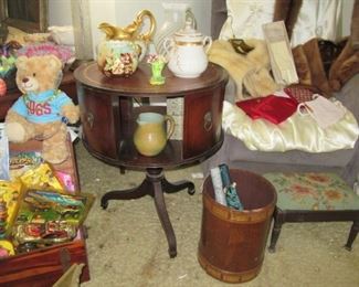 Pawley barrel table with extras
