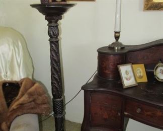 Pawley mahogany pedestal