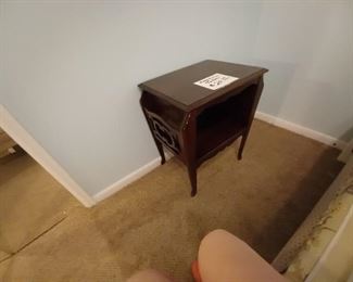 Mahogany  magazine  table