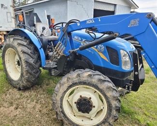 4x4 New Holland  Tractor 