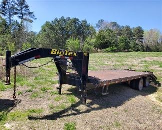 8 x 20 ft heavy duty trailer, 4ft adjustable , 2 axle , with lift ramps,, date 2009