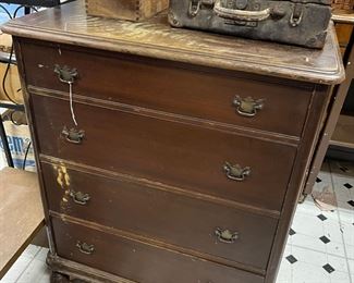 Antique chest of drawers