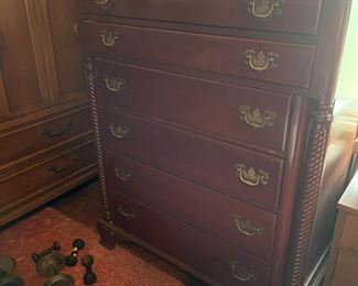 Chest of drawers