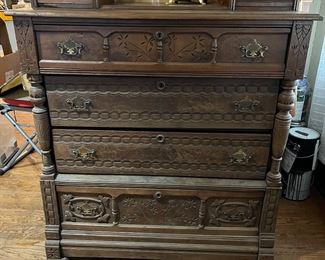 Antique chest of drawers