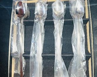 Spoon Set - NEVER USED 