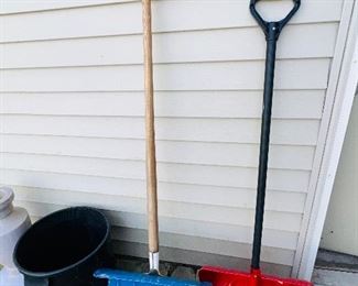 Snow Shovels 