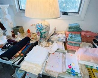 Linens, towels, pillowcases 